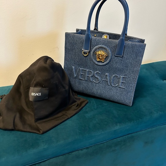 Versace La Medusa denim tote bag - Picture 9 of 10